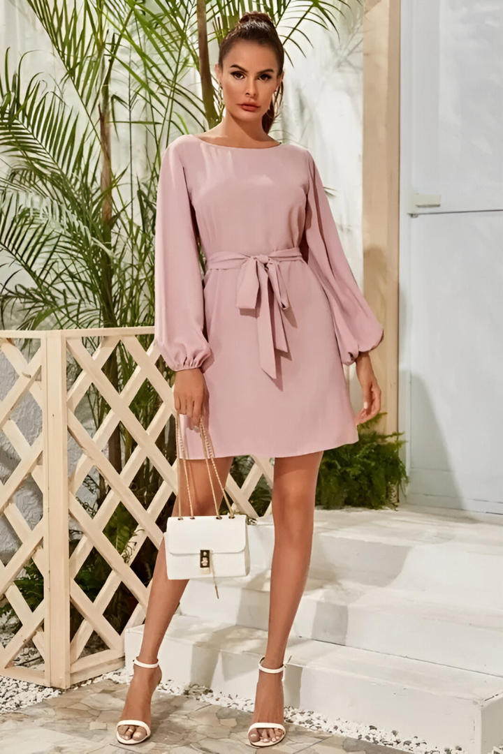 Jacomina | Elegante Satijnen Jurk met Ceintuur