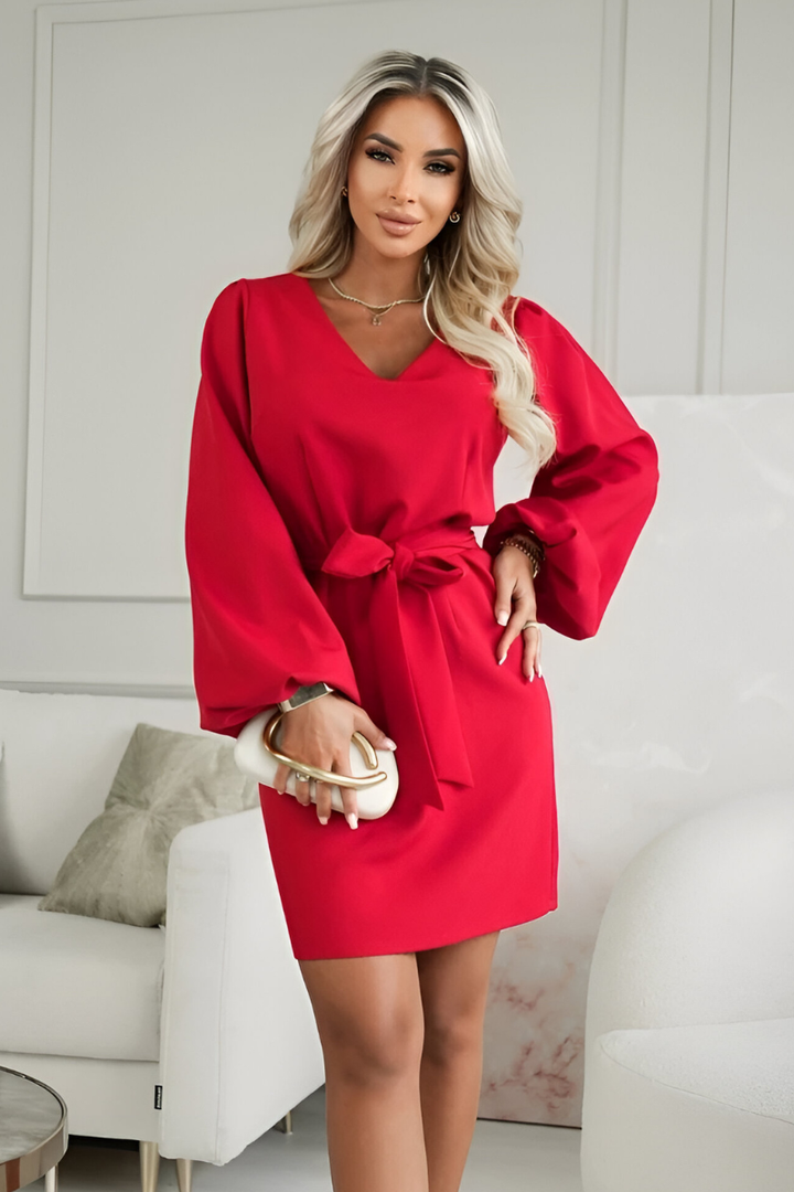 Jacomina | Elegante Satijnen Jurk met Ceintuur