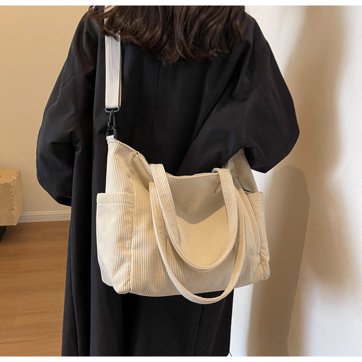 Bloom™ | Sac fourre-tout en velours côtelé pour étudiantes en art
