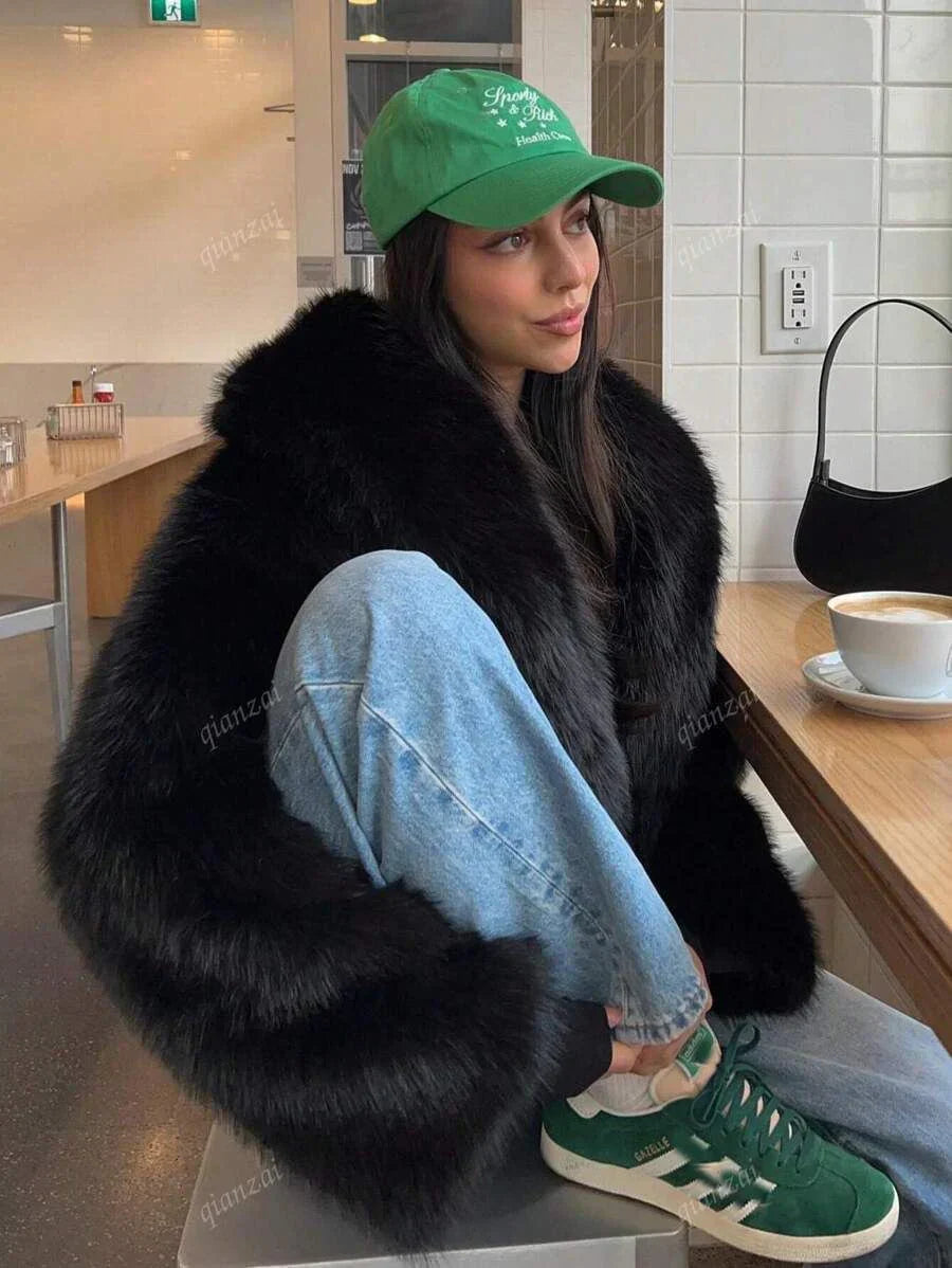 Amelia | Soft faux fur coat with a light, luxurious look 