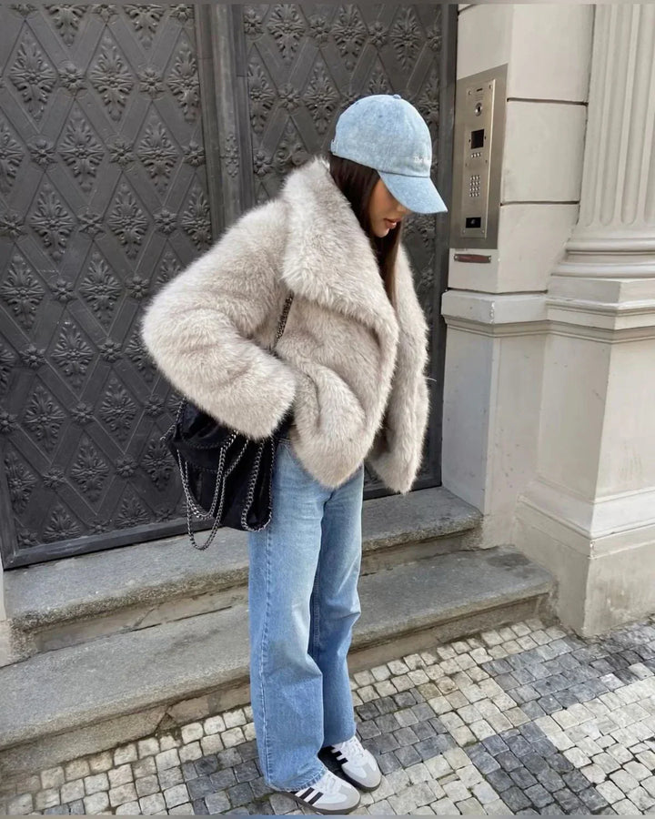 Amelia | Manteau en fausse fourrure douce au look léger et luxueux