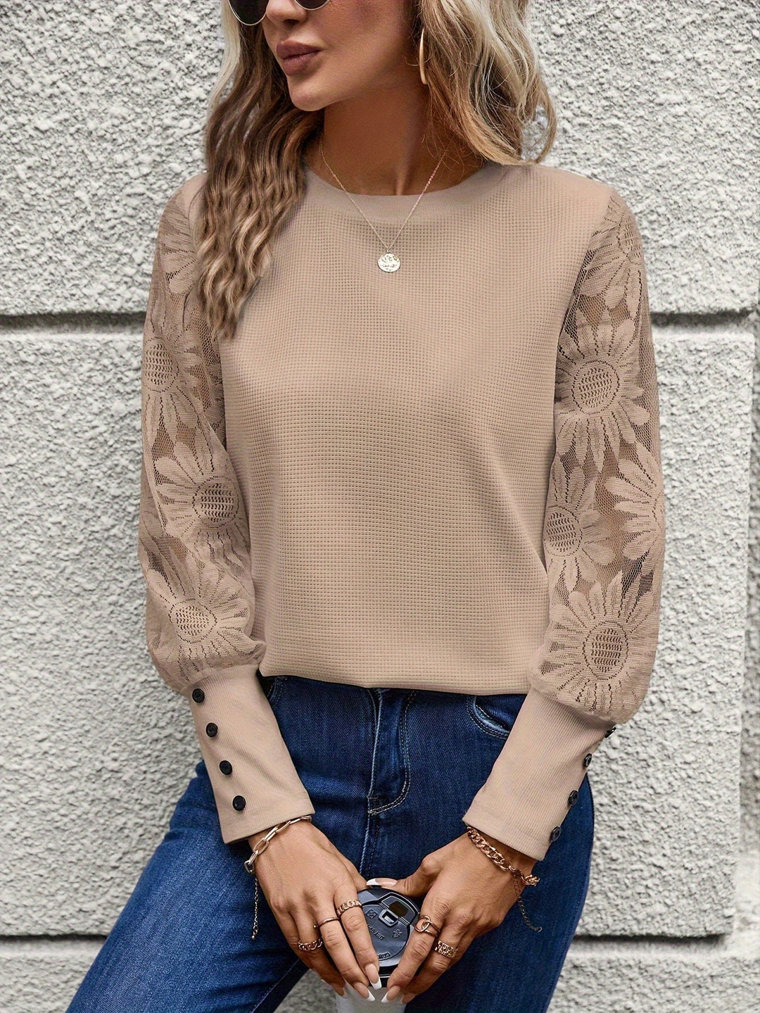 Alix | Chemisier et dentelle