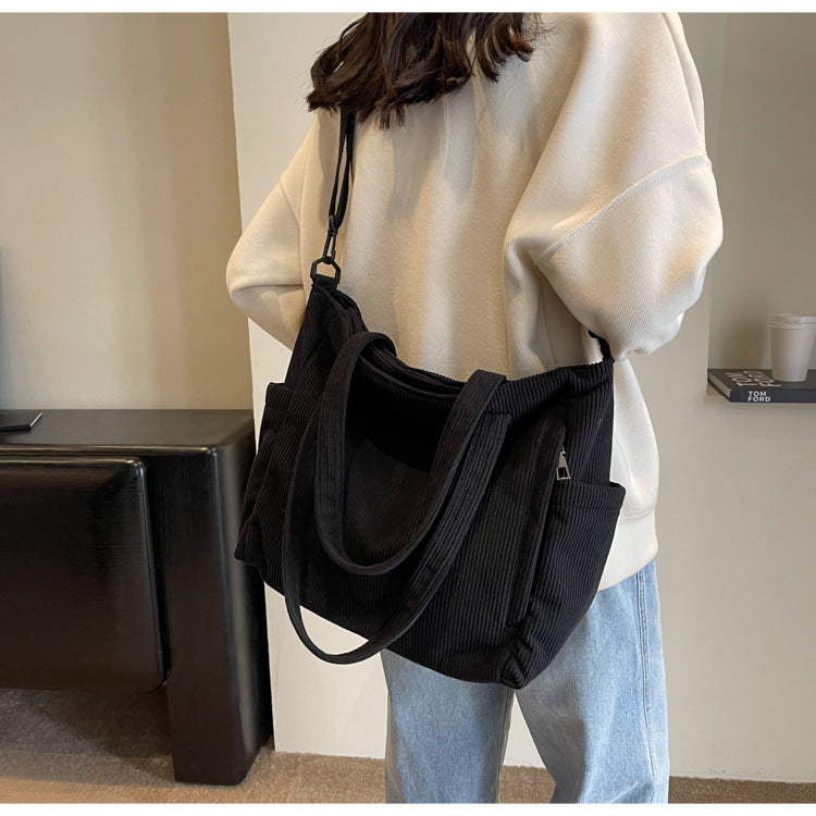 Bloom™ | Sac fourre-tout en velours côtelé pour étudiantes en art