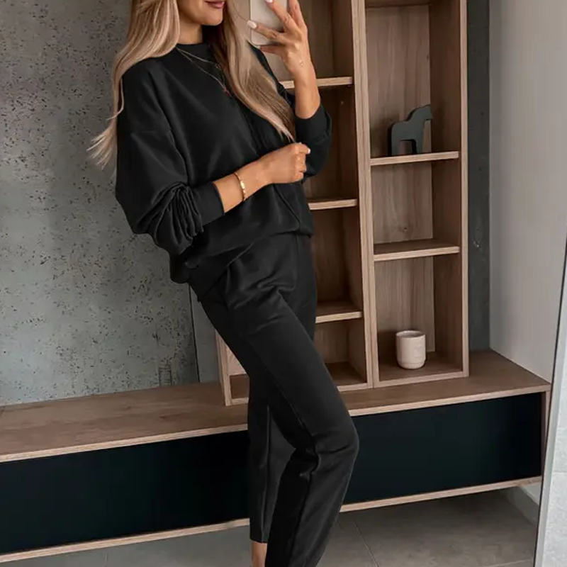 Lola | Ensemble deux pièces confortable pour femme, composé d'un sweat-shirt et d'un pantalon de jogging