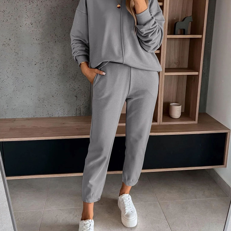 Lola | Ensemble deux pièces confortable pour femme, composé d'un sweat-shirt et d'un pantalon de jogging